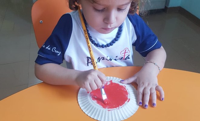 2019 - Maternal II realizou pintura com pincel