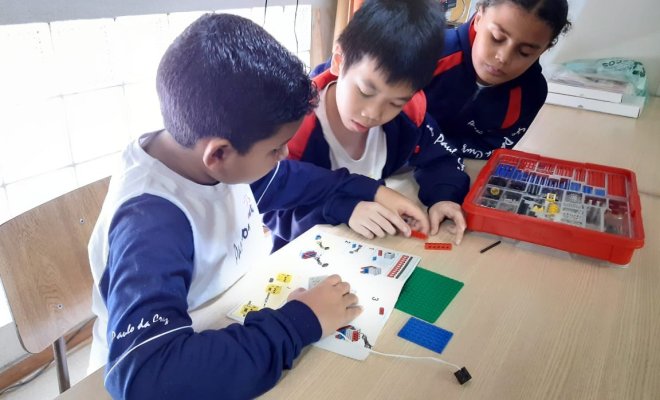 2020 - Hoje a turma do 5 Ano C teve sua primeira aula de robtica!