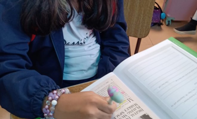 2022 - Fourth grade studing Jornal Joca in English